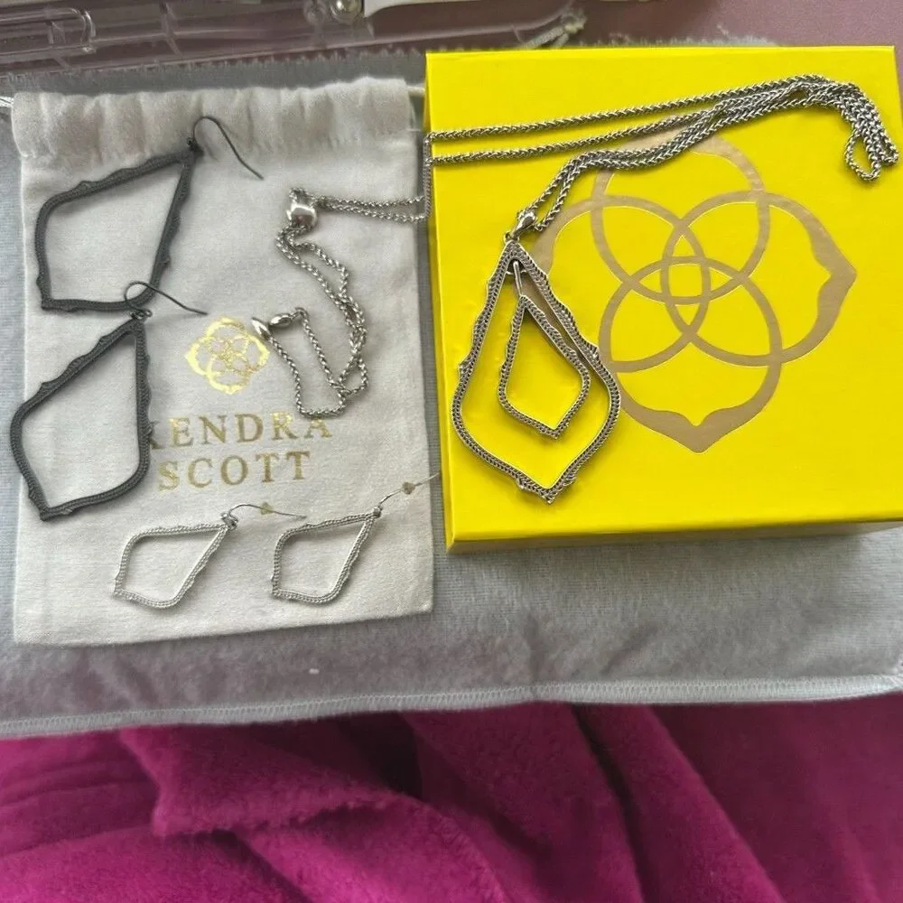 NWOT Kendra Scott Simon Pendant Necklace Silver_11